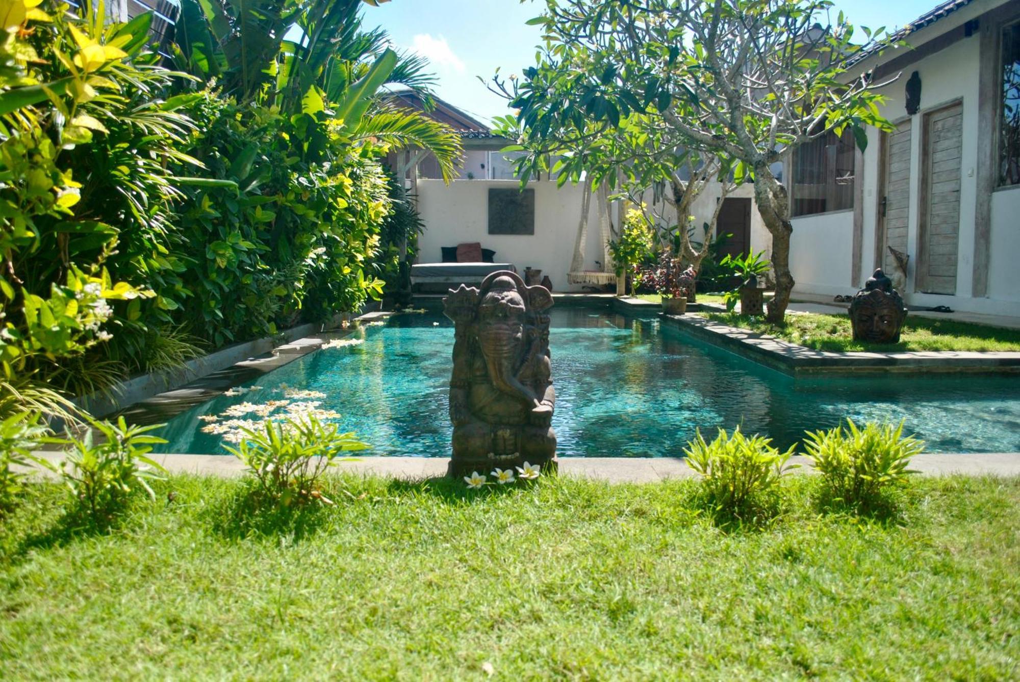 Damai Uluwatu Hotel Exterior photo