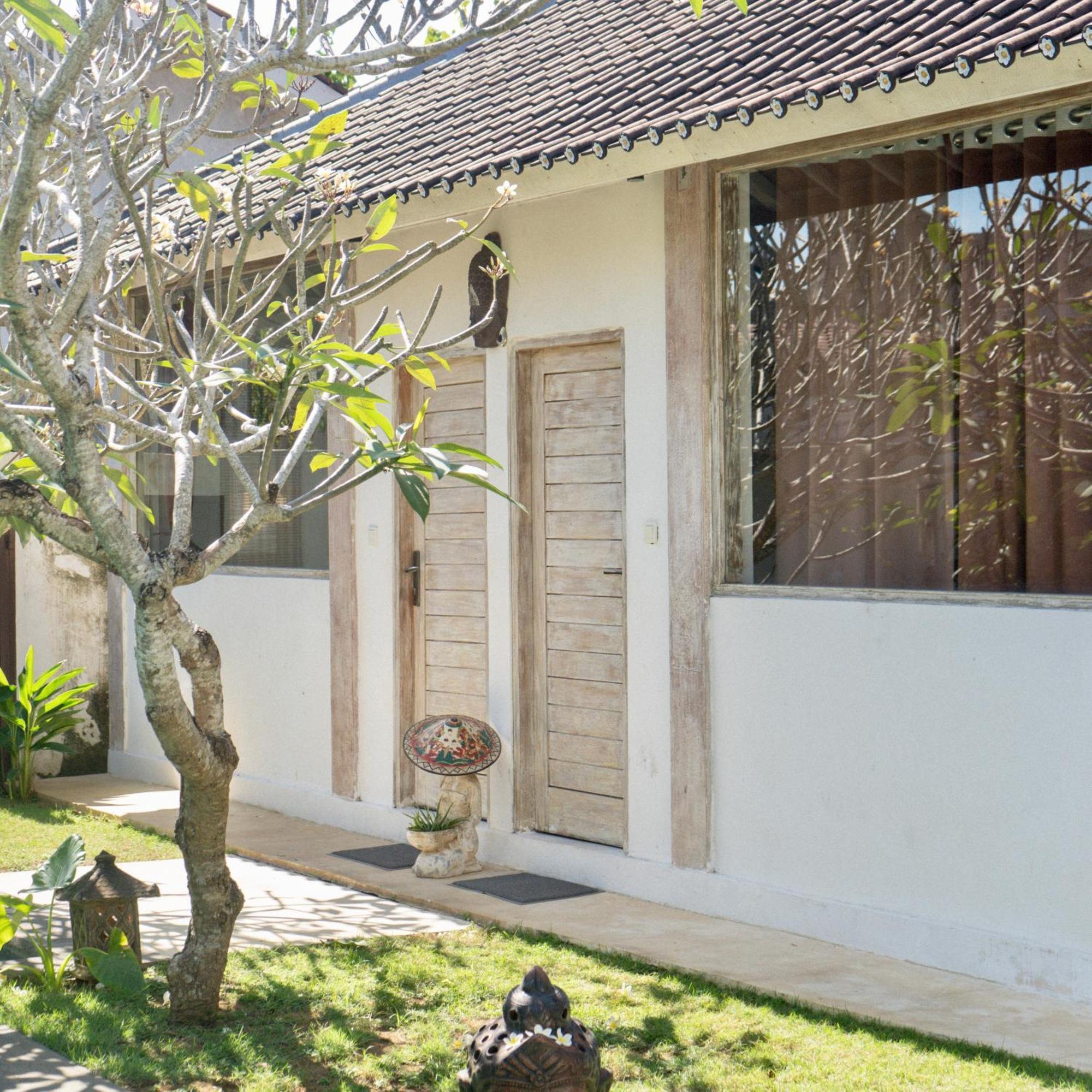 Damai Uluwatu Hotel Exterior photo