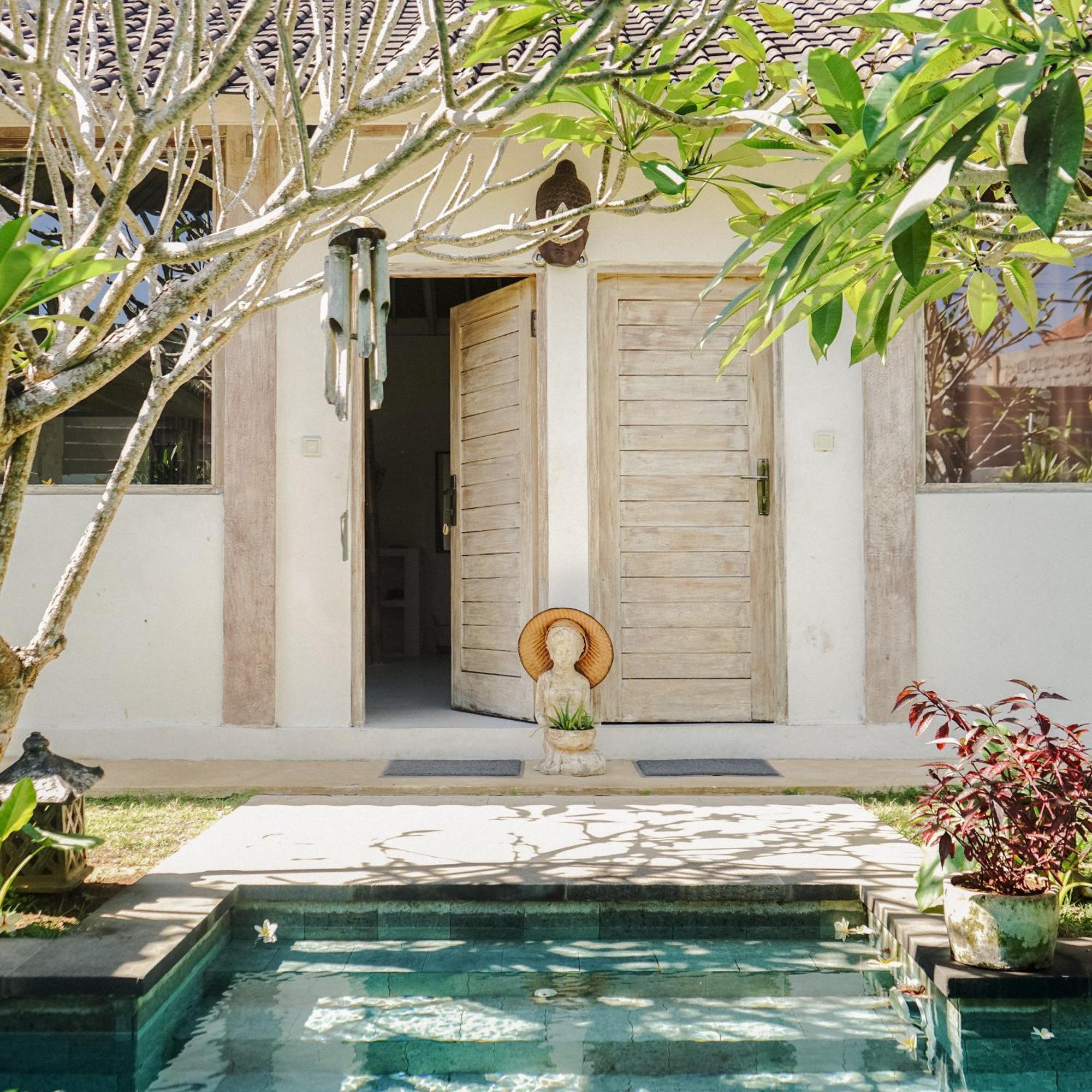 Damai Uluwatu Hotel Exterior photo
